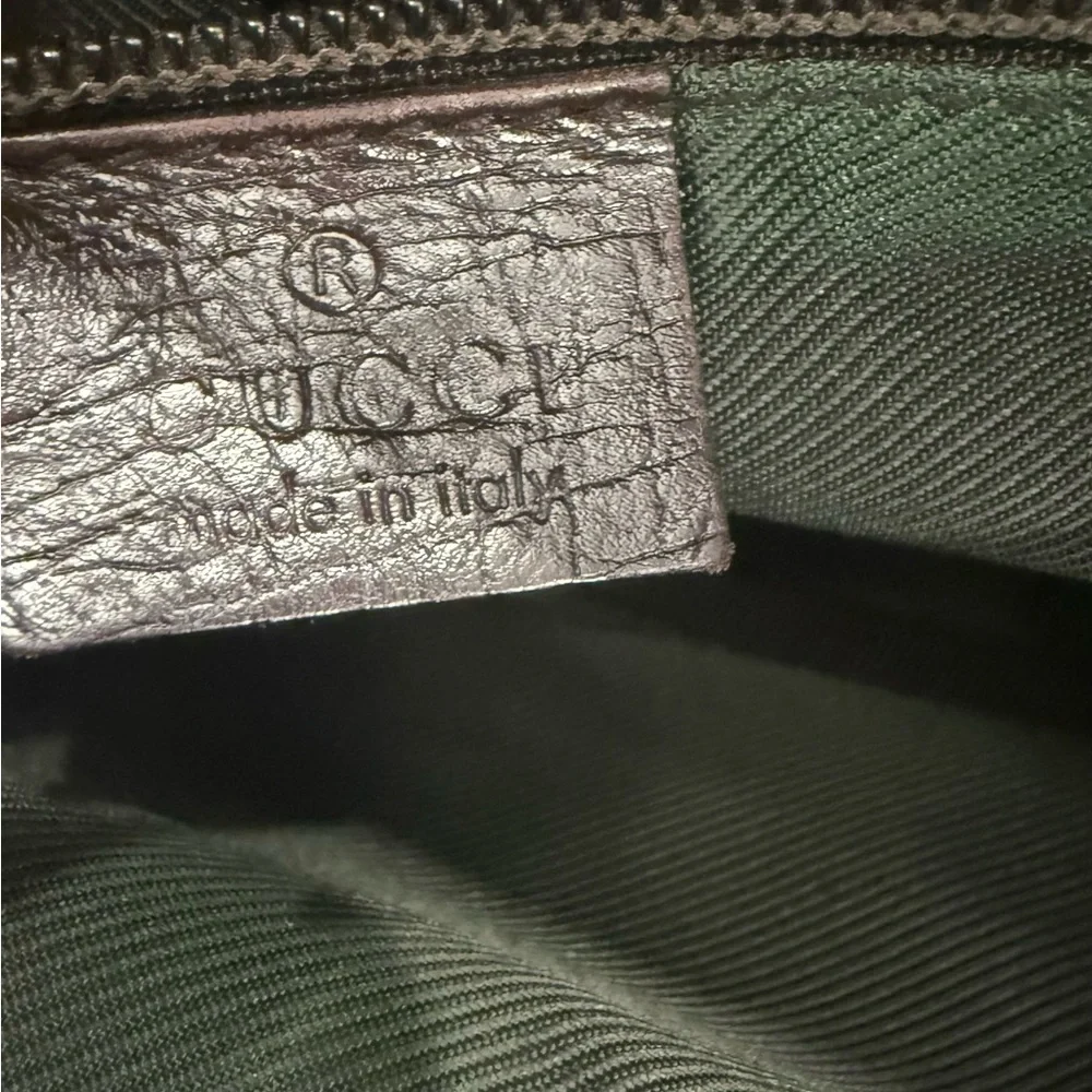 Gucci GG Supreme Crossbody Bag - Picture 14 of 16